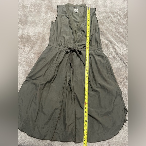 GO by GoSilk Olive Green Silk Blend Sleeveless Wrap Dress Tie Waist, Small - Picture 12 of 13